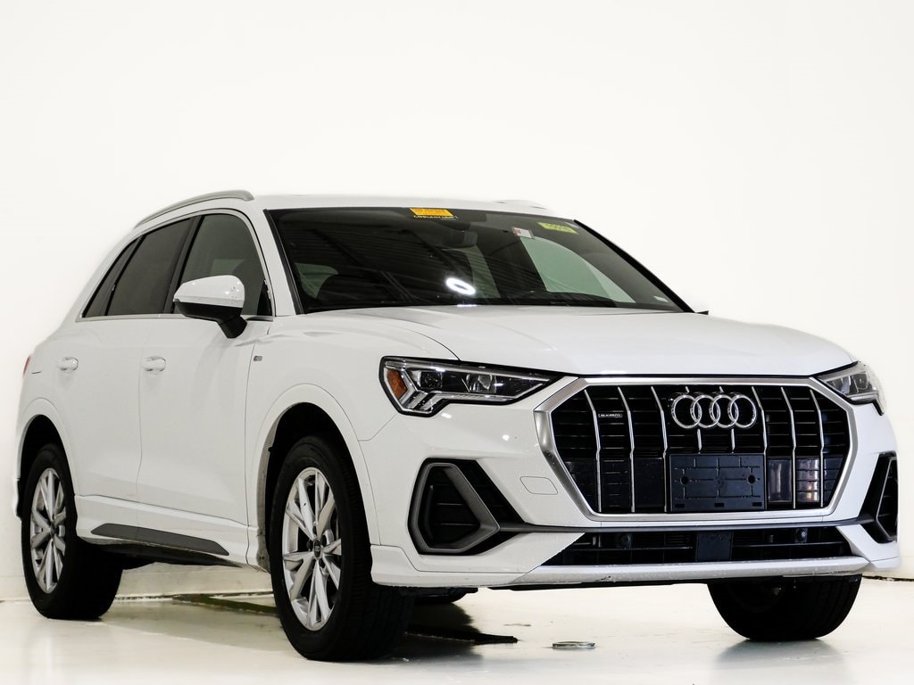2023 Audi Q3 Premium