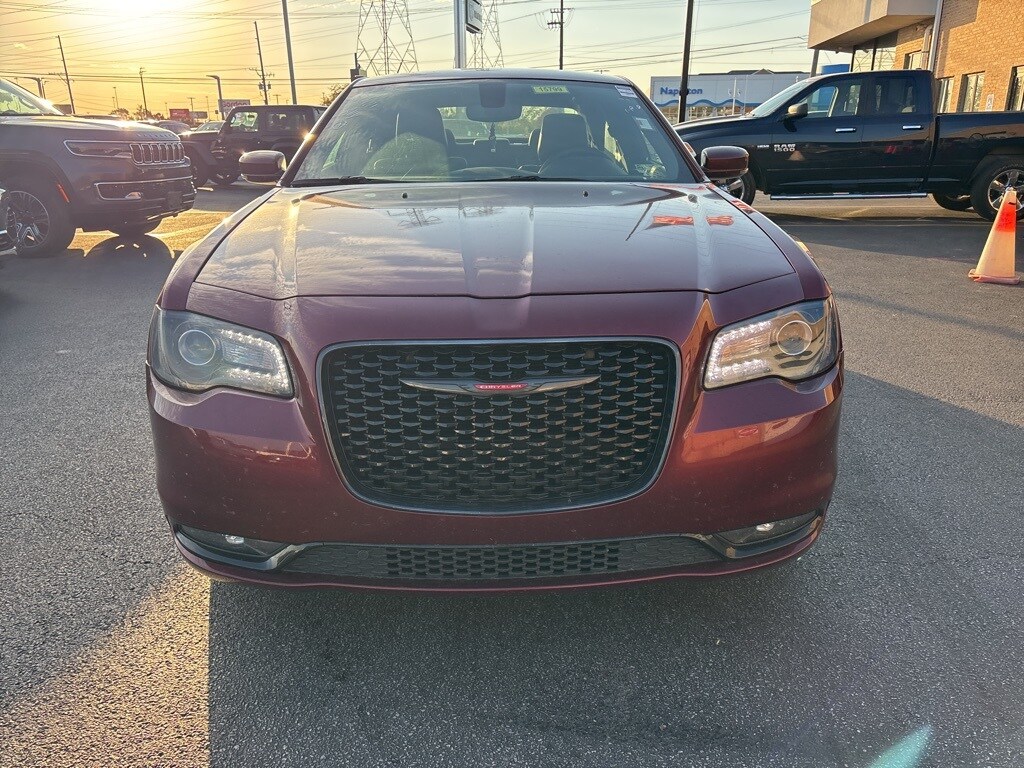 2023 Chrysler 300 S photo 2