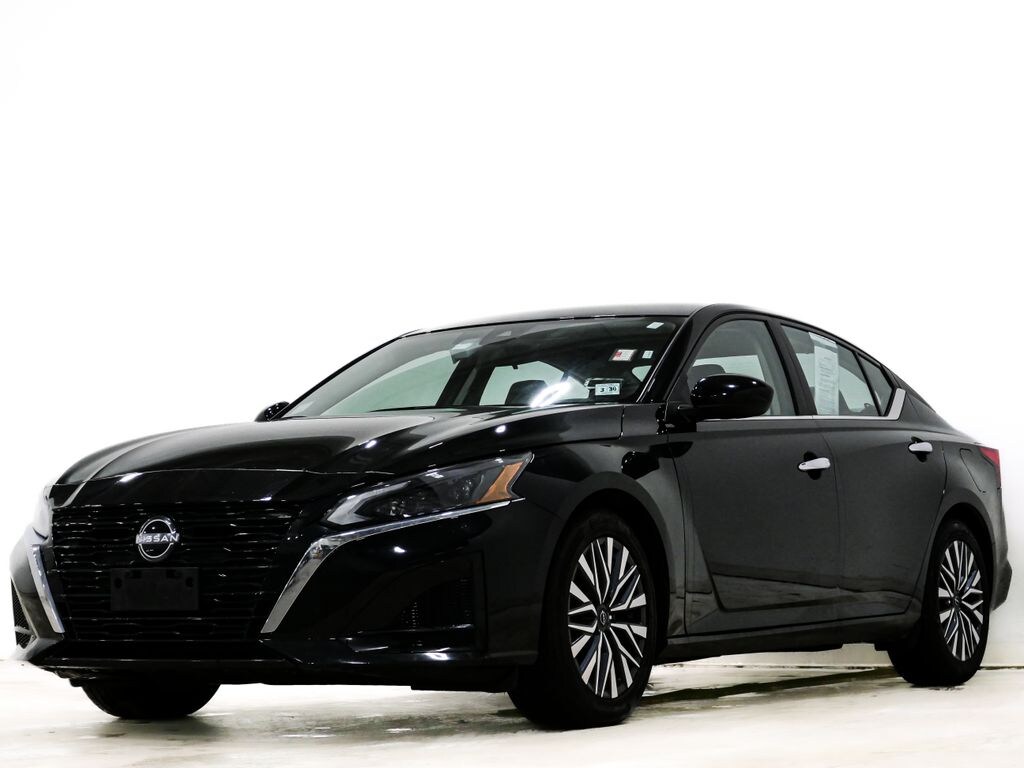 Used 2023 Nissan Altima 2.5 SV Sedan