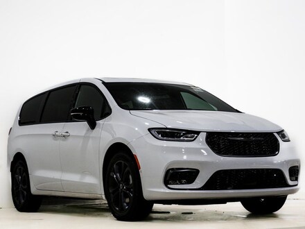 2026 Chrysler Pacifica SELECT AWD Passenger Van