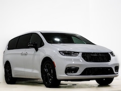 2026 Chrysler Pacifica SELECT AWD Passenger Van