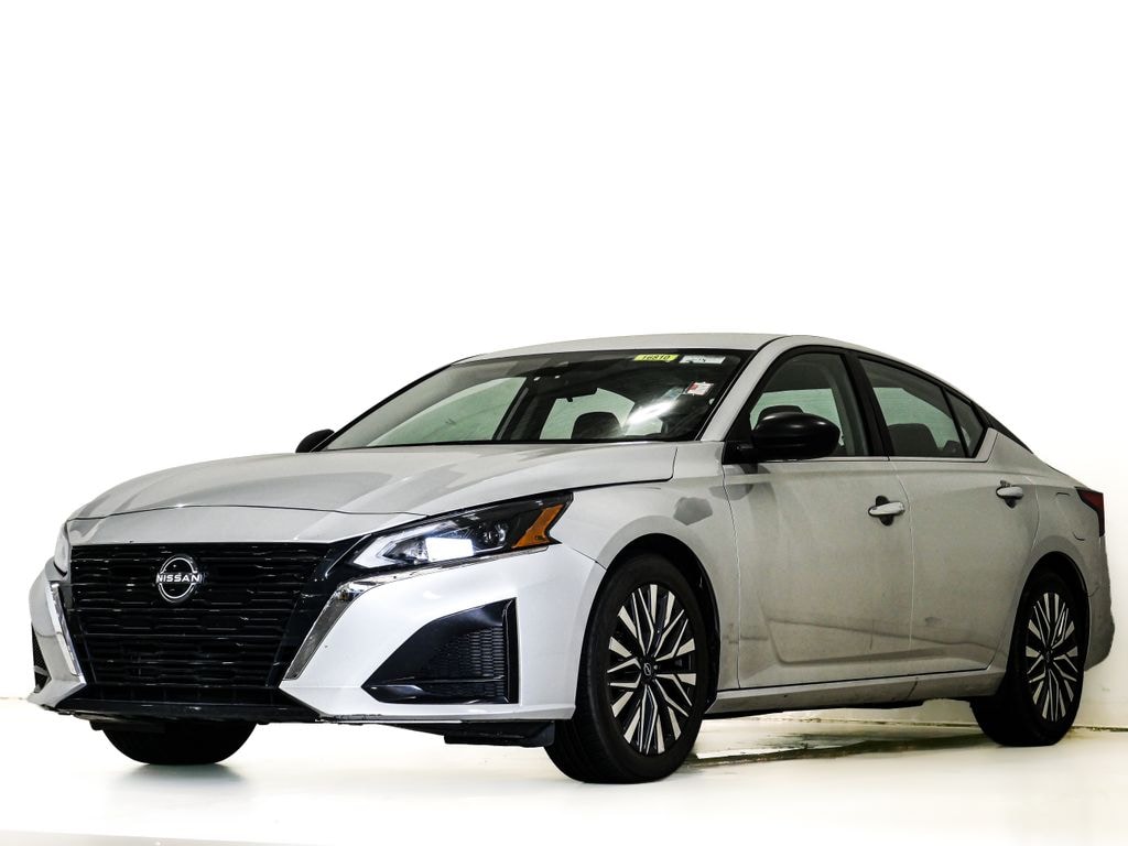 Used 2024 Nissan Altima 2.5 SV Sedan