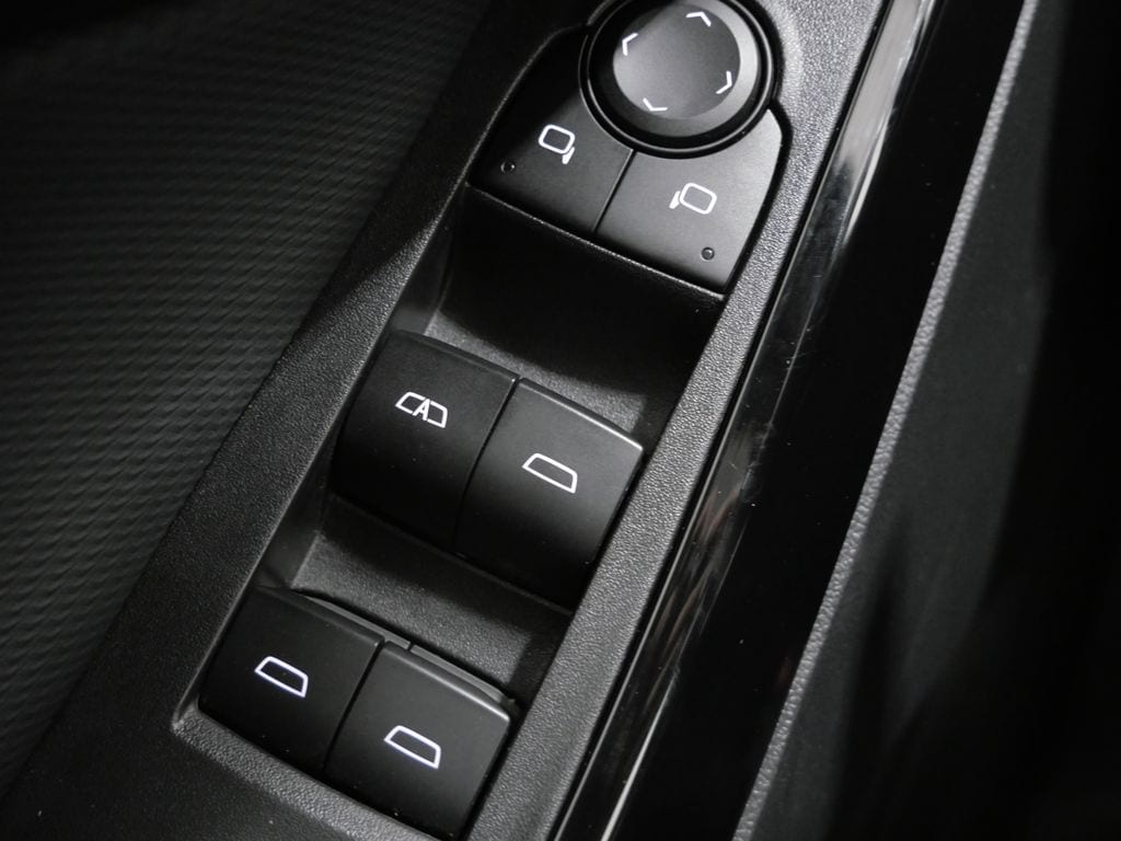 2025 Chevrolet Equinox LT - Photo 12