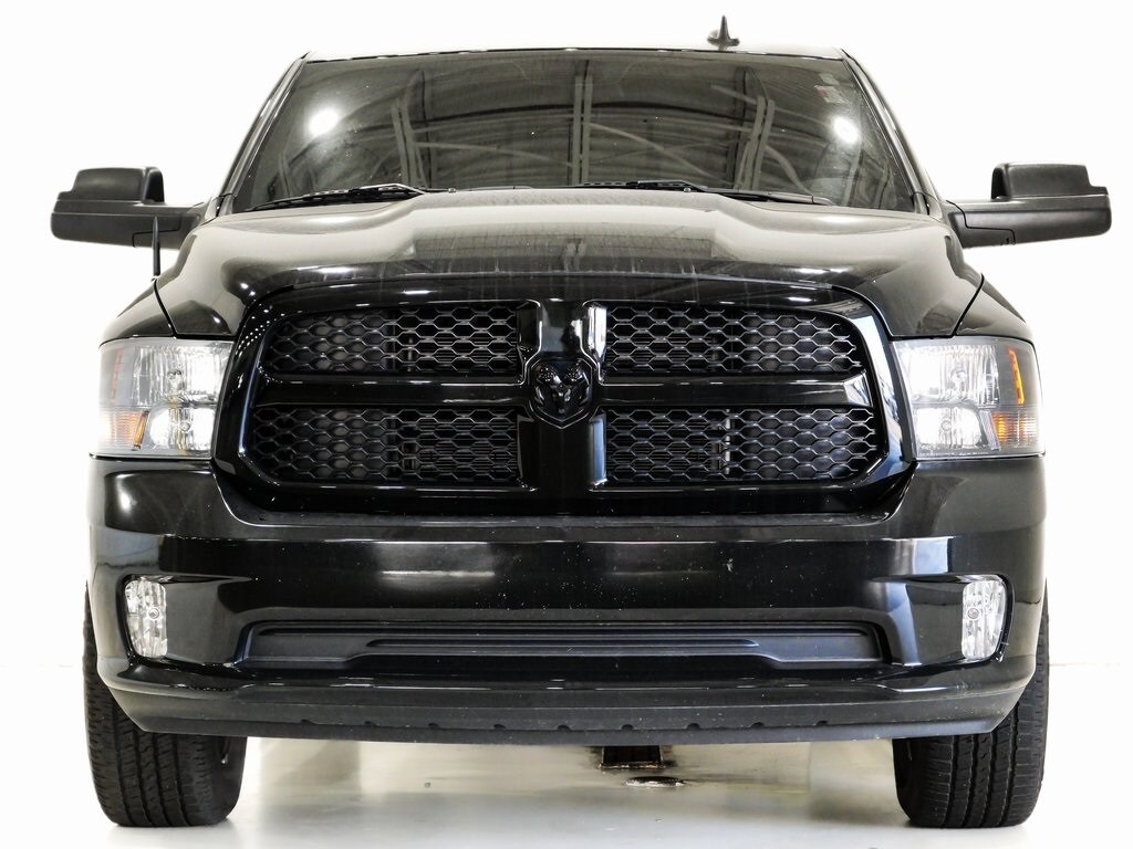 2022 Ram 1500 Classic Express photo 2