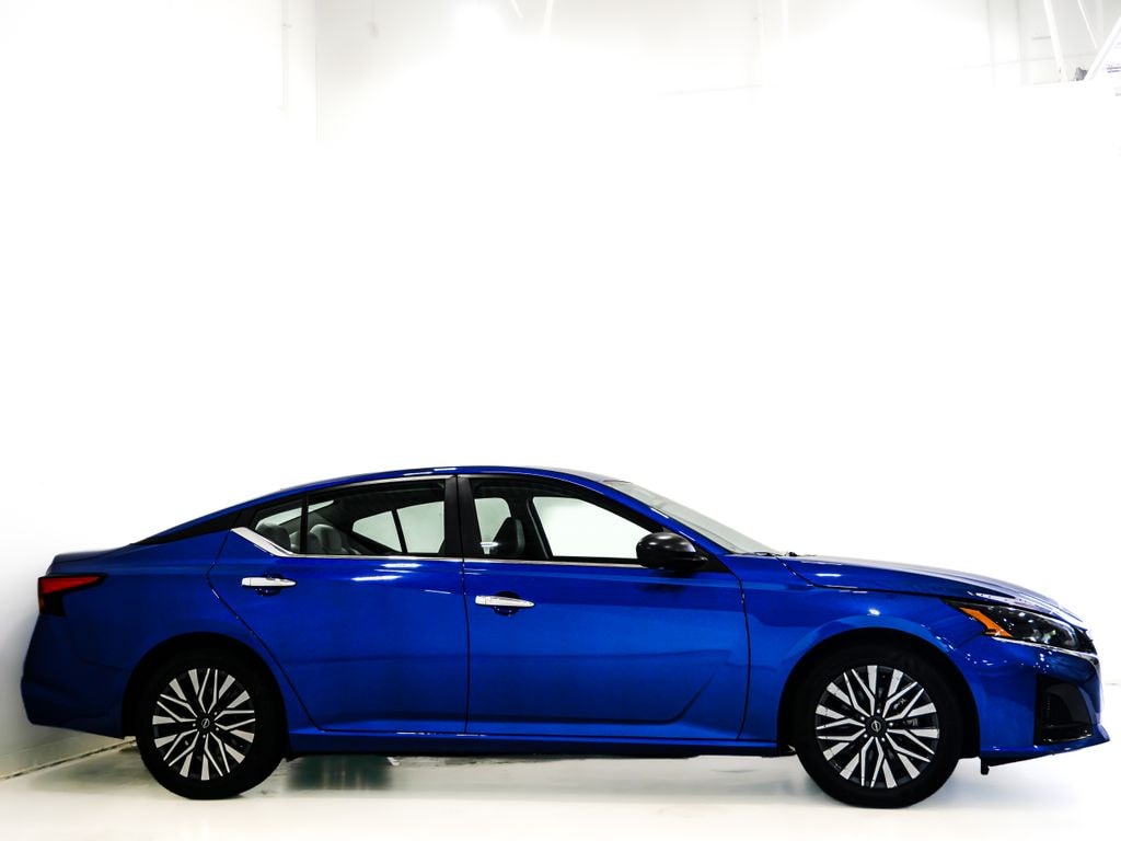 Used 2025 Nissan Altima 2.5 SV Sedan