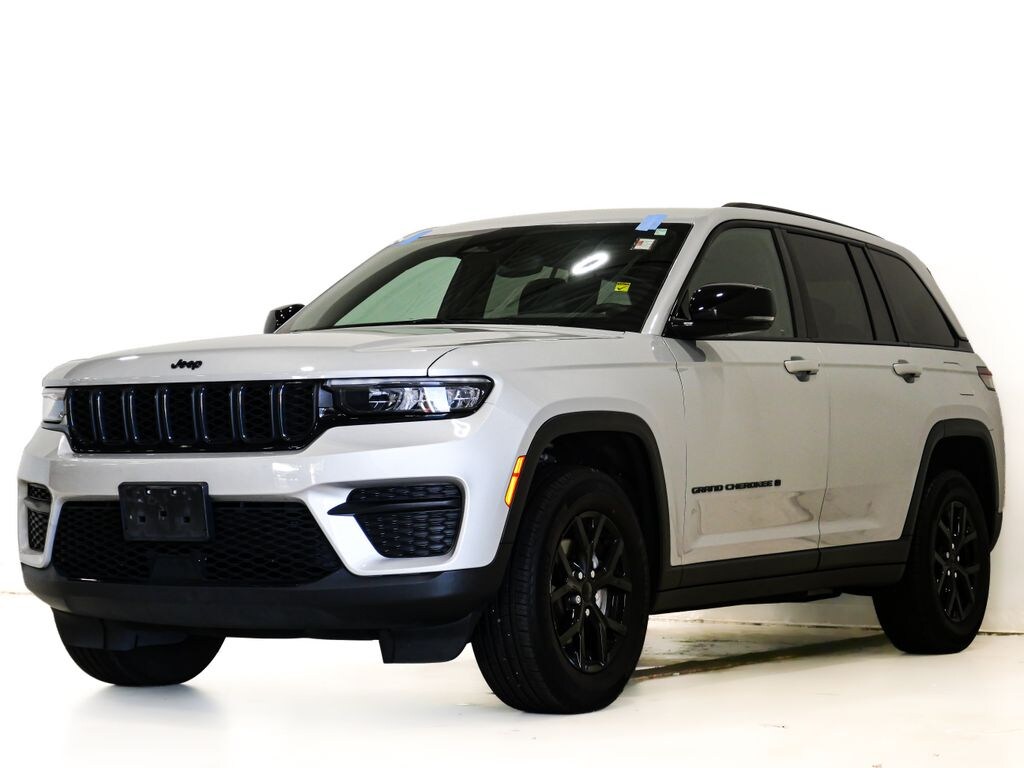 Used 2024 Jeep Grand Cherokee Altitude SUV