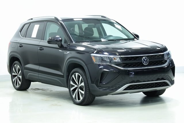 2022 Volkswagen Taos SE photo 3