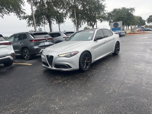 2020 Alfa Romeo Giulia Base photo 2