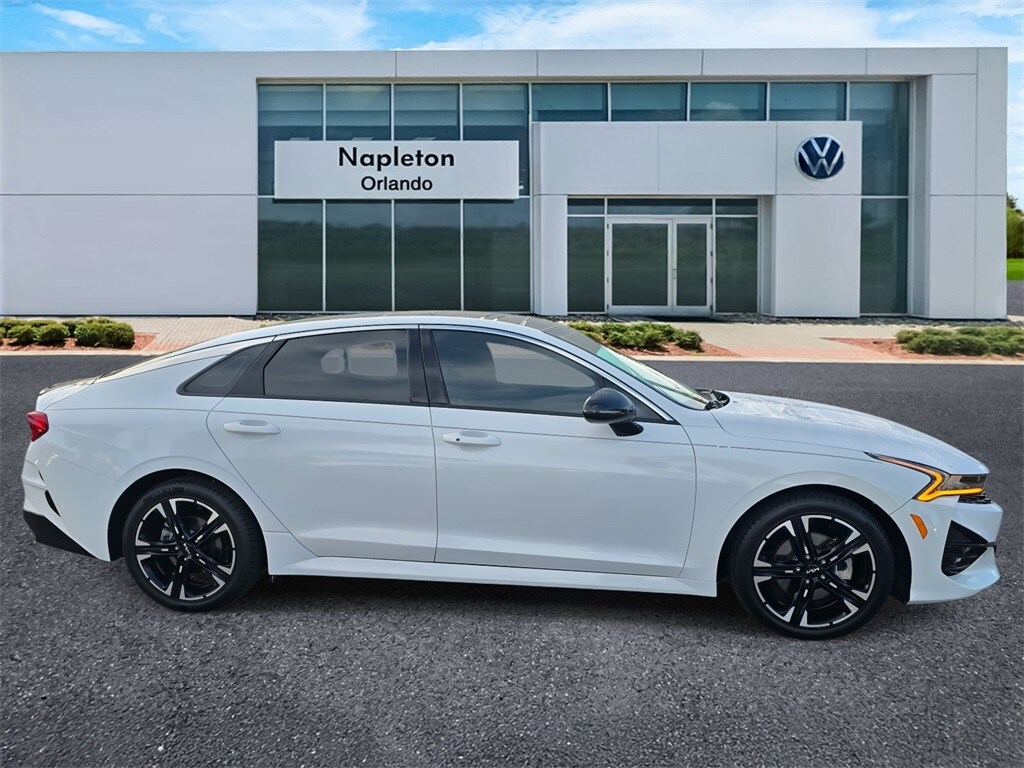 2023 Kia K5 GT-Line photo 3