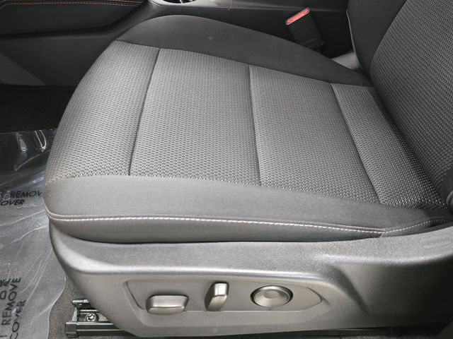 2024 Chevrolet Colorado LT - Photo 25