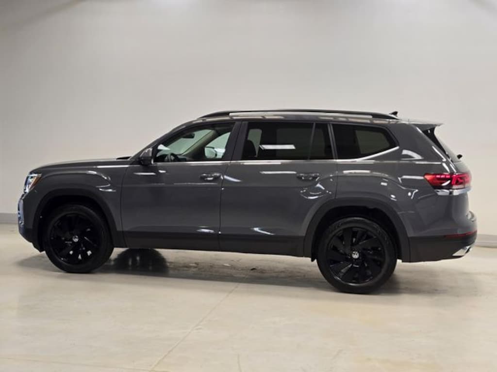 New 2026 Volkswagen Atlas SE w/Technology SUV