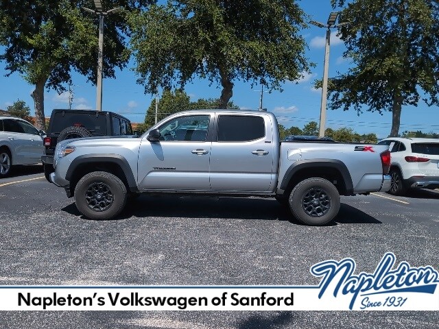 2023 Toyota Tacoma SR5 photo 3