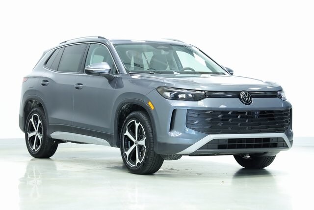 2025 Volkswagen Tiguan SE photo 3