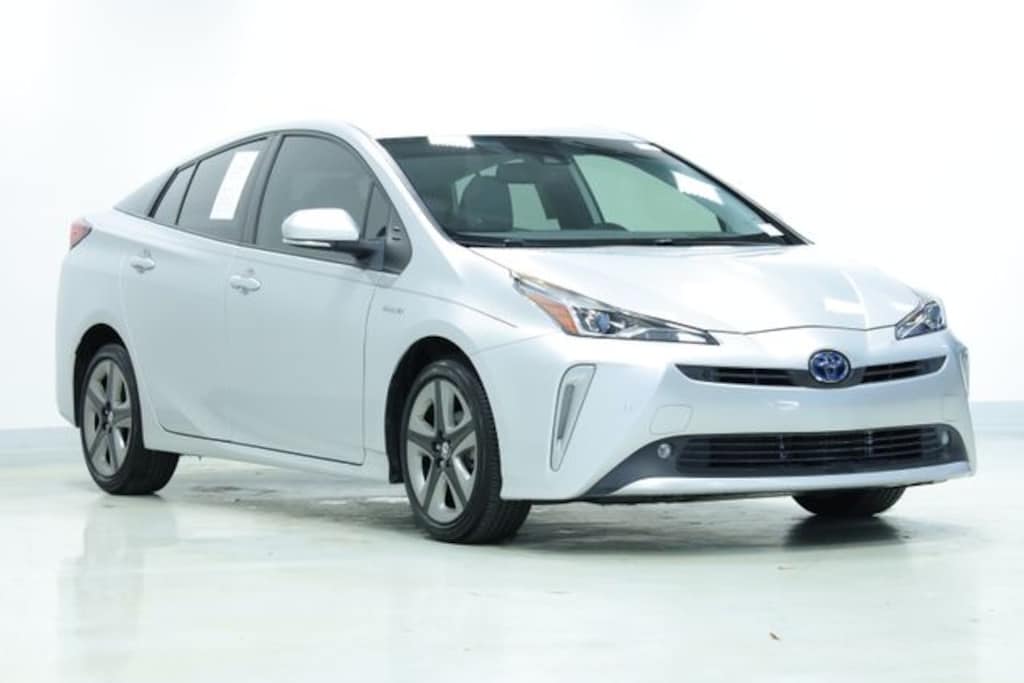 Used 2022 Toyota Prius L Hatchback