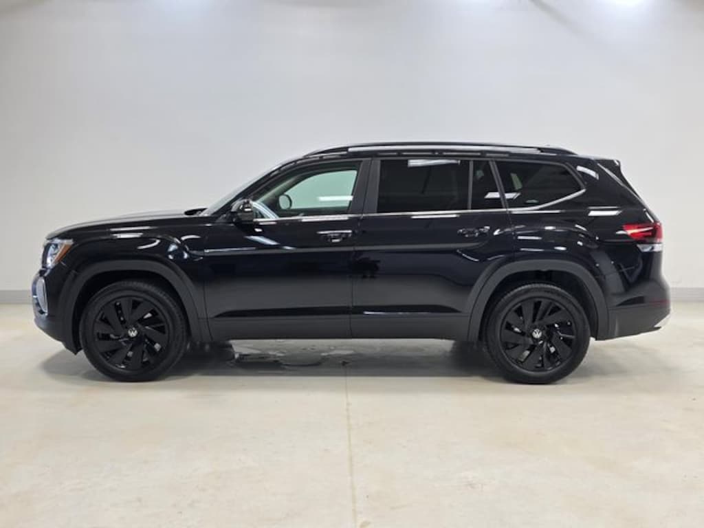 New 2026 Volkswagen Atlas SE w/Technology SUV