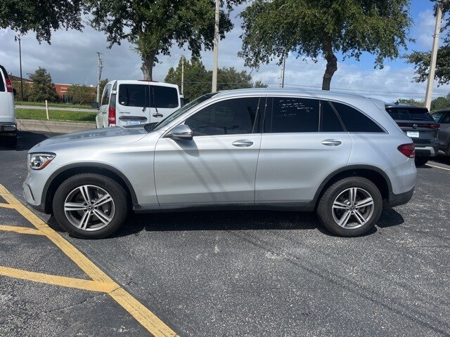 2020 Mercedes Benz GLC 300 photo 3