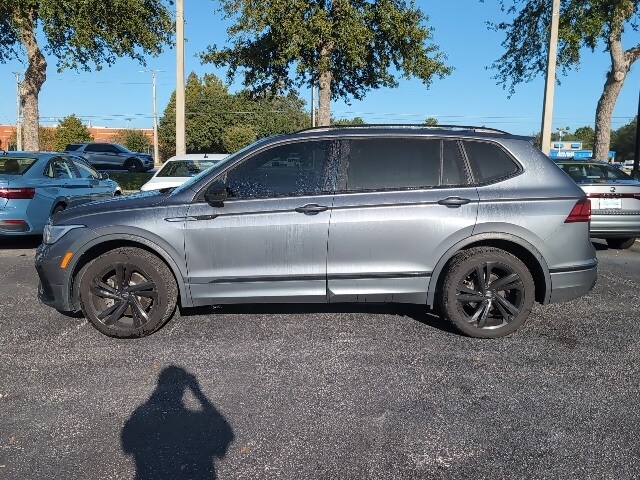 2023 Volkswagen Tiguan SE R-Line Black photo 2