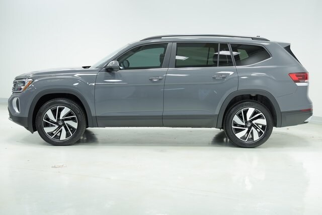 2026 Volkswagen Atlas SE Technology photo 3