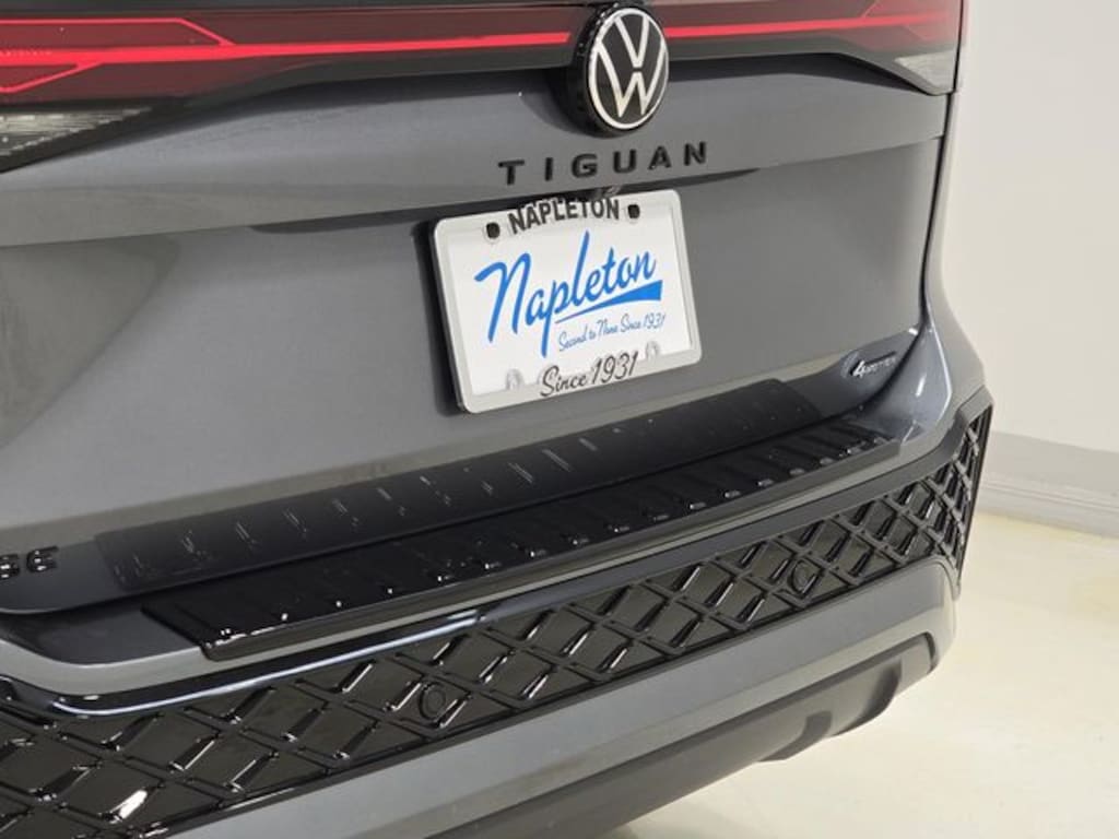 New 2026 Volkswagen Tiguan SE R-Line Black SUV
