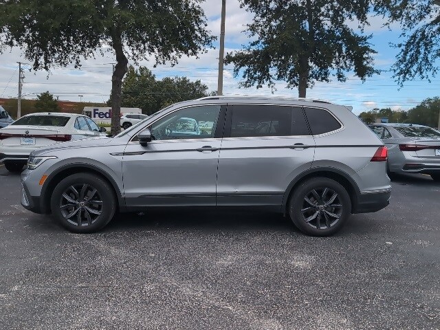 2022 Volkswagen Tiguan SE photo 3