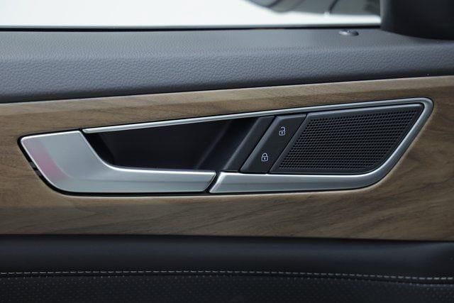 2026 Volkswagen Atlas SE w/Tech - Photo 30