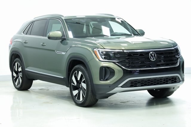 2026 Volkswagen Atlas Cross Sport SEL photo 3