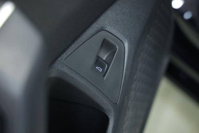 2025 Volkswagen Jetta SE - Photo 33