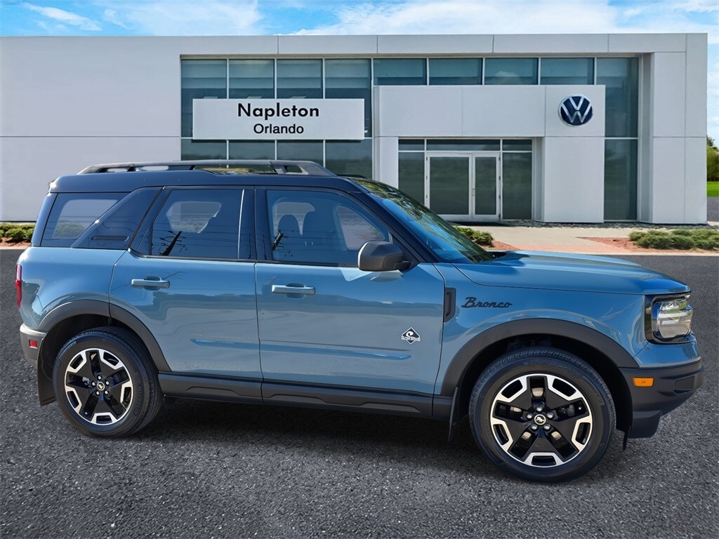 2022 Ford Bronco Sport Outer Banks photo 3