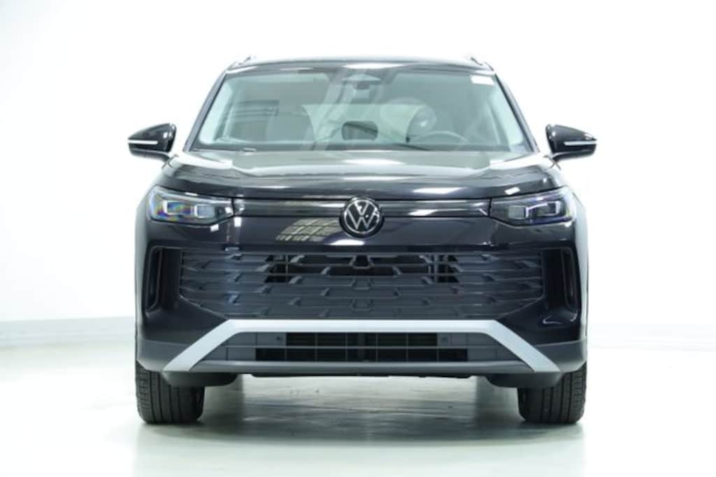 New 2025 Volkswagen Tiguan 2.0T SE SUV