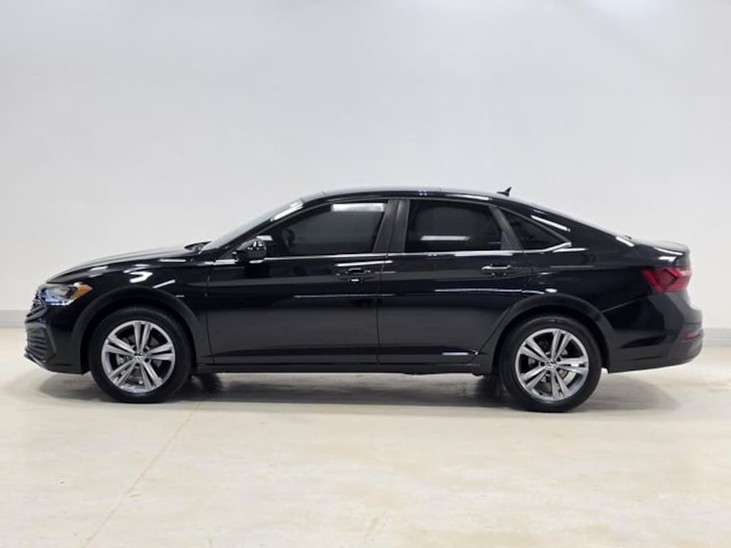 Certified 2023 Volkswagen Jetta 1.5T SE Sedan