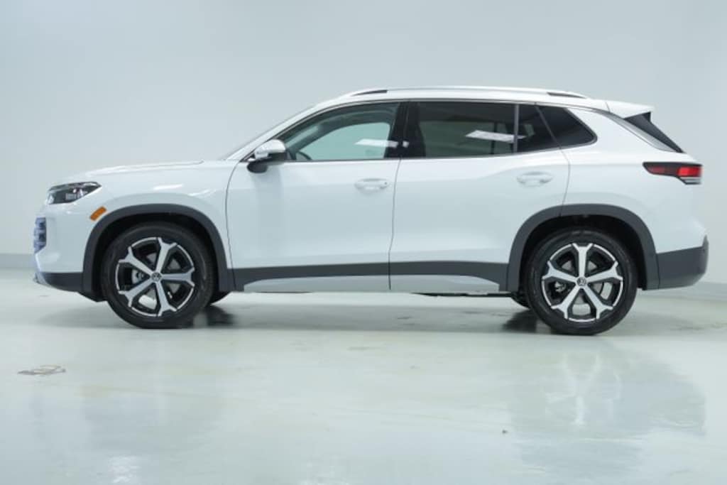 New 2026 Volkswagen Tiguan 2.0T SE SUV