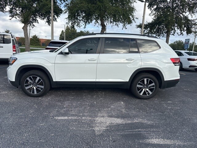 2023 Volkswagen Atlas SE photo 2