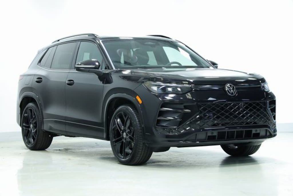 New 2026 Volkswagen Tiguan 2.0T SE R-Line Black SUV