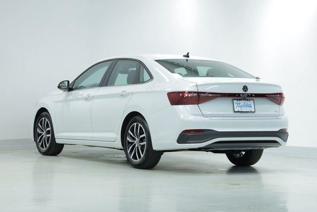 2025 Volkswagen Jetta SE - Photo 6
