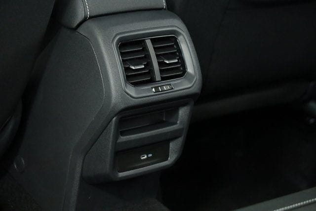 2025 Volkswagen Taos SE - Photo 35