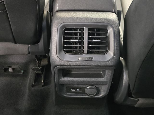 2022 Volkswagen Tiguan SE - Photo 18