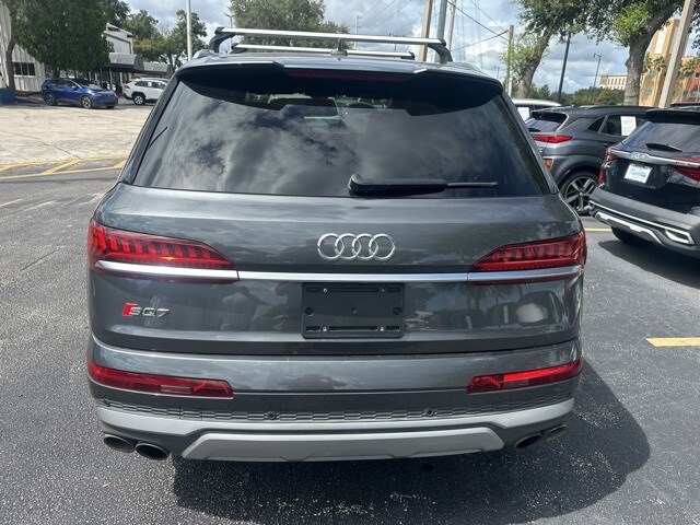 2022 Audi SQ7 Prestige photo 4