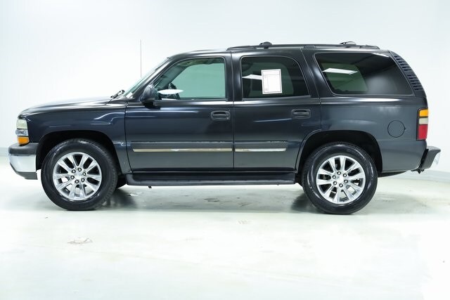 2004 Chevrolet Tahoe LS photo 2