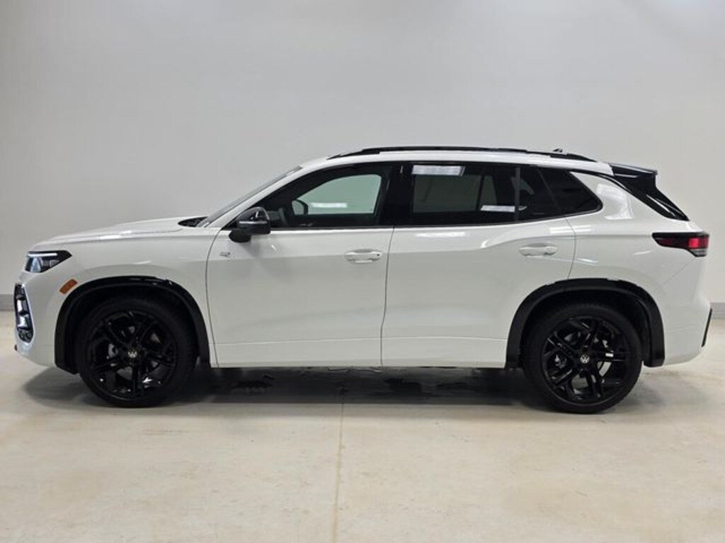 New 2026 Volkswagen Tiguan 2.0T SE R-Line Black SUV