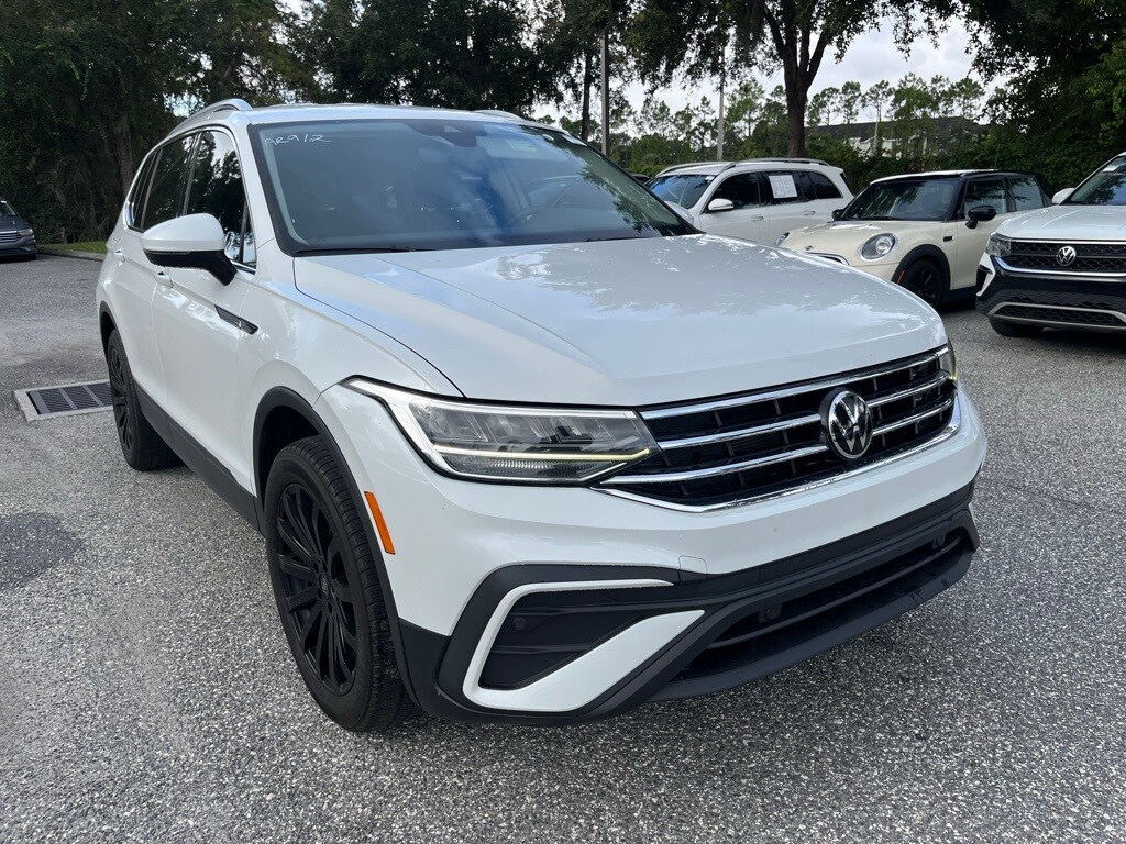 2023 Volkswagen Tiguan SE photo 3
