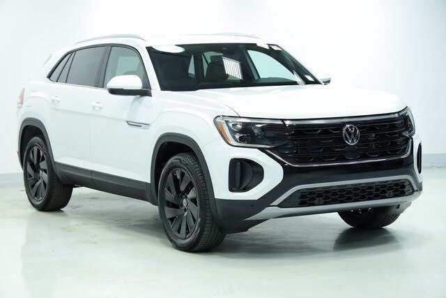 2026 Volkswagen Atlas Cross Sport SE Technology photo 3
