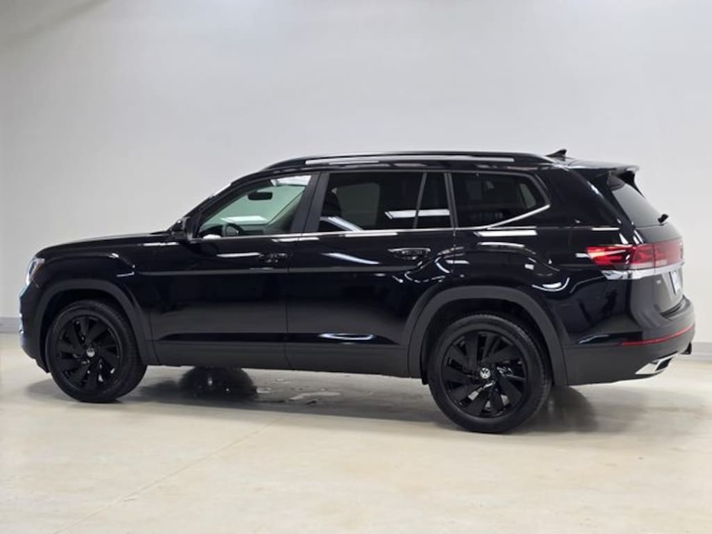 New 2026 Volkswagen Atlas SE w/Technology SUV