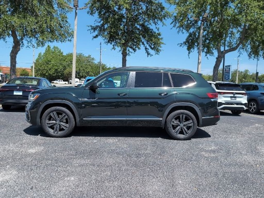 Used 2021 Volkswagen Atlas 3.6L V6 SE w/Technology R-Line SUV