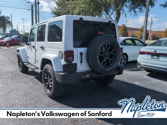 2017 Jeep Wrangler Unlimited Sahara photo 4