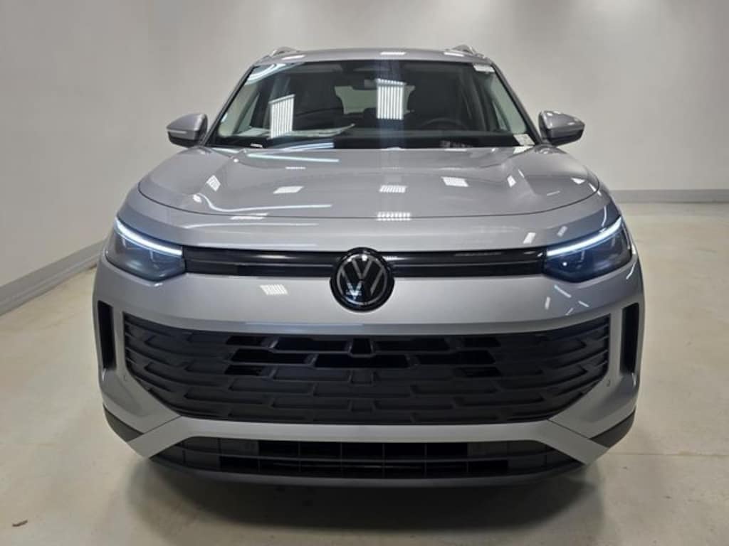 New 2026 Volkswagen Tiguan 2.0T SE SUV