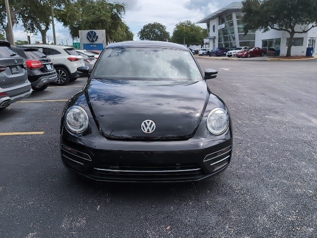 2017 Volkswagen Beetle 1.8T SE photo 2