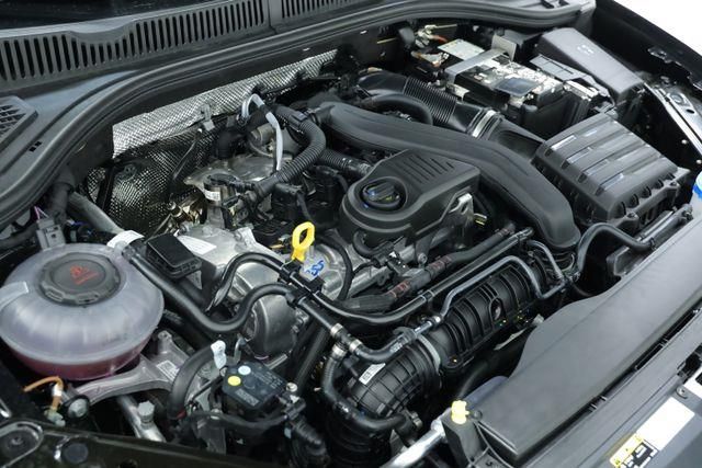 2025 Volkswagen Jetta SE - Photo 9