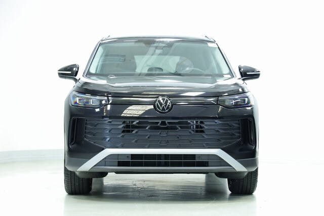 2025 Volkswagen Tiguan SE photo 2