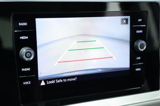 2025 Volkswagen Taos SE - Photo 17