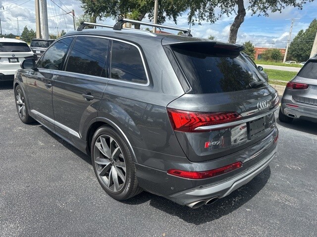 2022 Audi SQ7 Prestige photo 3